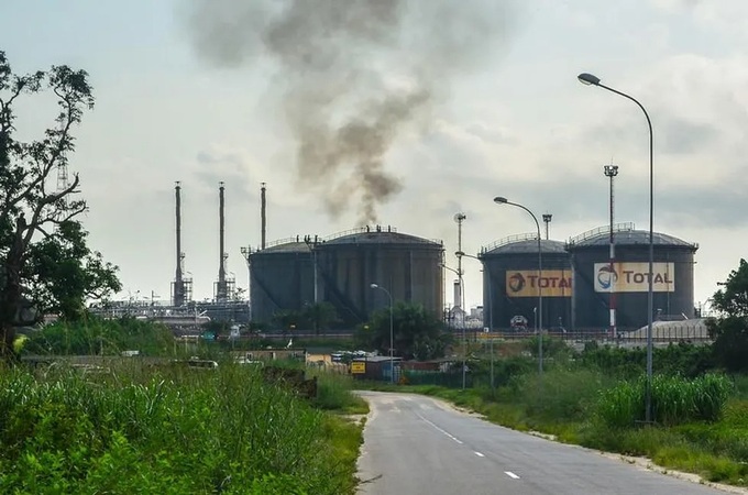 Sống trên mỏ vàng đen nhưng vẫn thiếu điện quanh năm, nghèo đói bủa vây - 1 Sống trên mỏ vàng đen nhưng vẫn thiếu điện quanh năm, nghèo đói bủa vây - 1