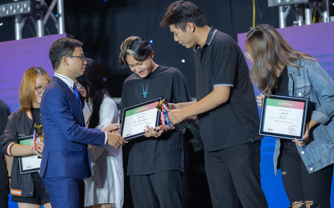 Mãn nhãn đêm nhạc chào tân sinh viên Trường Đại học Thăng Long - 4 Mãn nhãn đêm nhạc chào tân sinh viên Trường Đại học Thăng Long - 4