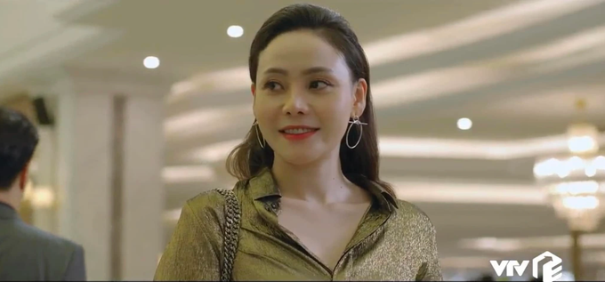 Diễn viên Huyền Trang tiết lộ điều không ngờ về cảnh nóng với Việt Anh