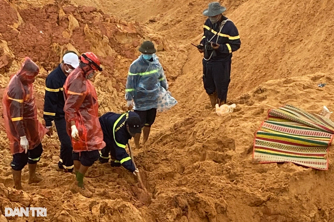 Tìm thấy 4 thi thể vụ sập bãi thải titan ở Bình Thuận