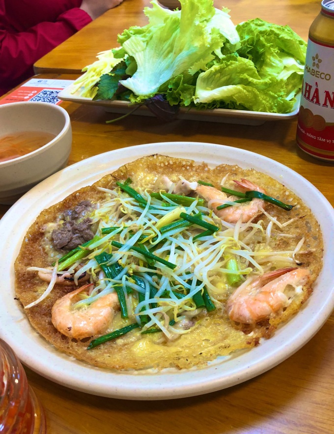Siêu nhân Gao thăm nhà tù Hỏa Lò, uống cafe trứng, ăn bánh xèo Hà Nội - 7 Siêu nhân Gao thăm nhà tù Hỏa Lò, uống cafe trứng, ăn bánh xèo Hà Nội - 7