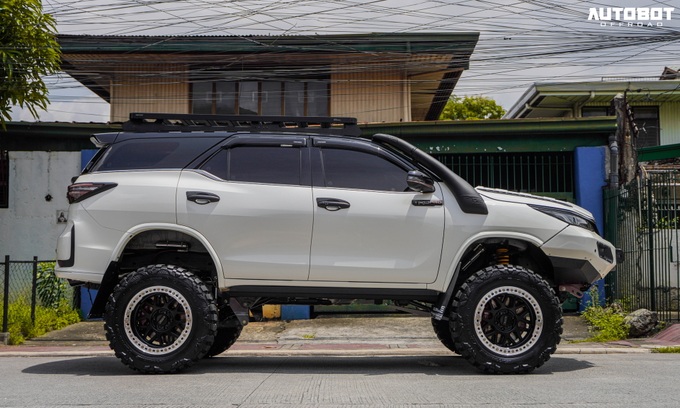 Chiêm ngưỡng chiếc Toyota Fortuner đặc biệt, thách thức mọi địa hình - 5