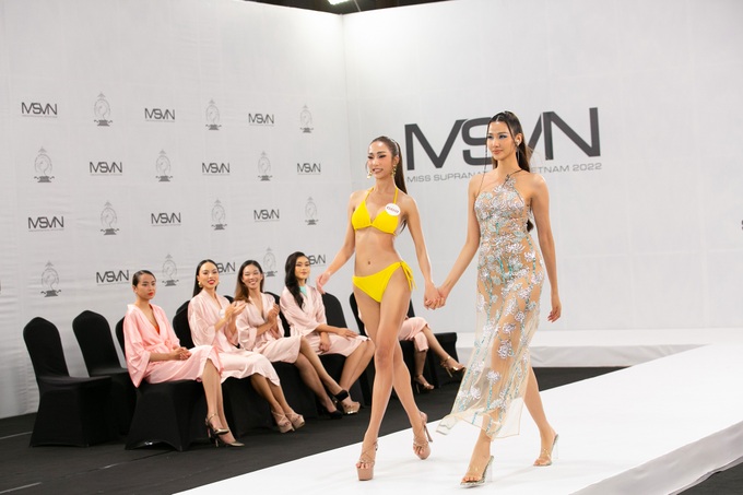 Thí sinh Hoa hậu Siêu quốc gia Việt Nam nóng bỏng với bikini