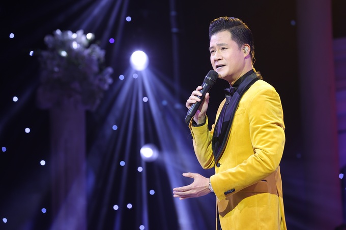 Thu Phương thay 5 bộ váy lộng lẫy, thăng hoa trong đêm nhạc Tạ tình
