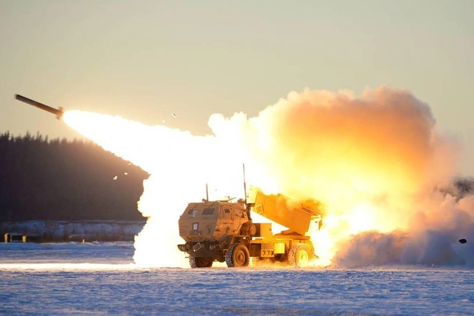 Mỹ viện trợ Ukraine vũ khí giúp gia tăng uy lực của hỏa thần HIMARS - 1