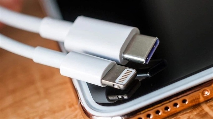 Apple xác nhận iPhone thế hệ mới sẽ sử dụng cổng kết nối USB-C | Báo Dân trí