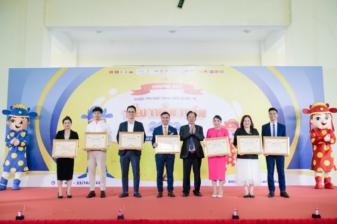 Ấn tượng chung kết cuộc thi Tiểu thần toán quốc tế 2022 của B-Smart - 1