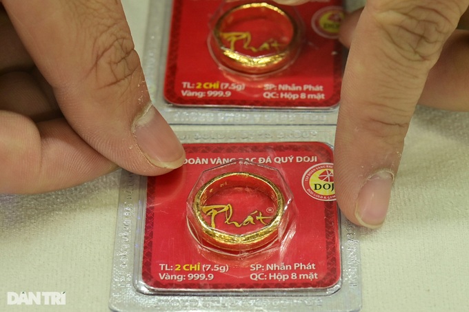 USD ngân hàng vẫn kịch trần, thị trường tự do giảm nhiệt