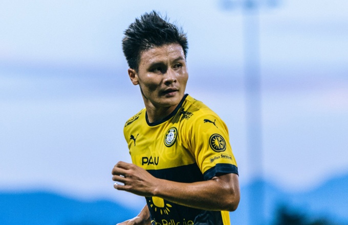 HLV Pau FC nhắn nhủ tới Quang Hải trước cơ hội đá chính