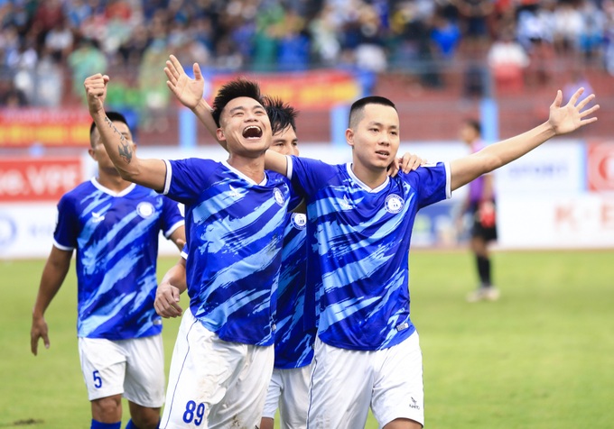 CLB Khánh Hòa trở lại V-League sau 3 năm vắng bóng - 3