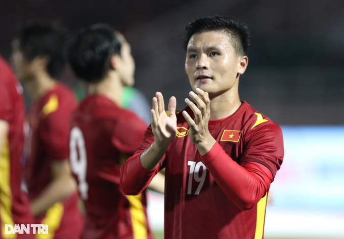 Quang Hải chính thức không về nước dự AFF Cup 2022 | Báo Dân trí