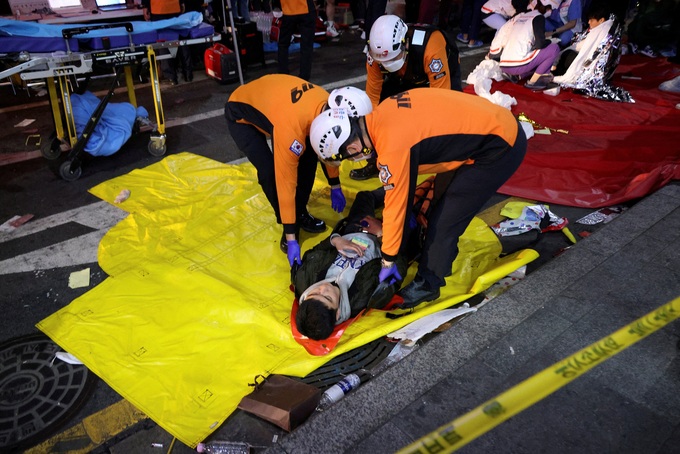 Hiện trường thảm kịch giẫm đạp khiến 149 người chết ở Hàn Quốc | Báo Dân trí