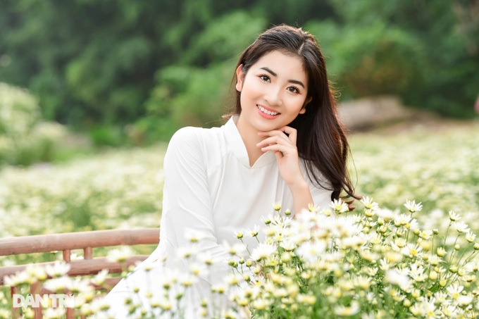 Ha Thanh girls gracefully show off their colors with daisies at the beginning of the season - 5