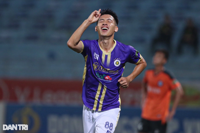 Văn Quyết, Hùng Dũng lập công, CLB Hà Nội đòi lại ngôi đầu V-League - 7