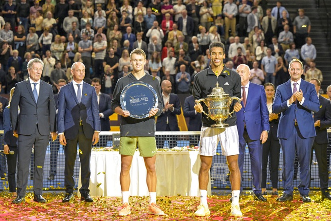 Medvedev lên ngôi ở Vienna Open, Aliassime vô địch Basel Open - 2