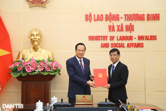 Bộ trưởng Đào Ngọc Dung trao quyết định bổ nhiệm 2 lãnh đạo cấp vụ - 3