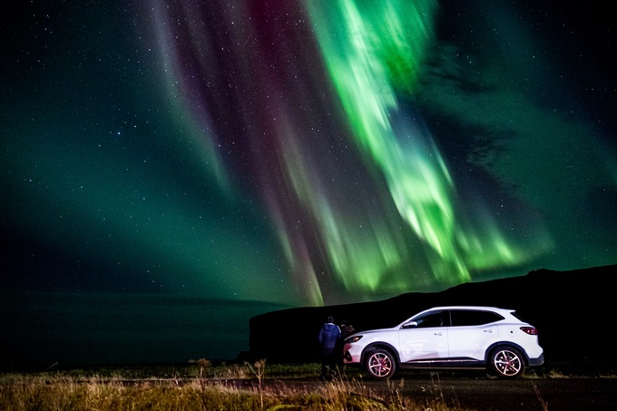 Khách Việt chi 70 triệu đồng đi săn cực quang kỳ ảo ở Iceland - 9