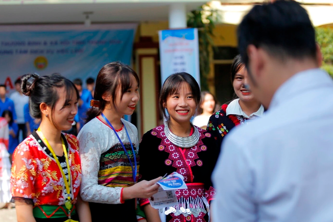 Cơ hội việc làm, học nghề trong và ngoài nước cho người dân biên giới