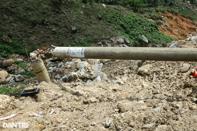 Đèo Hải Vân vẫn ngổn ngang sau trận mưa lịch sử