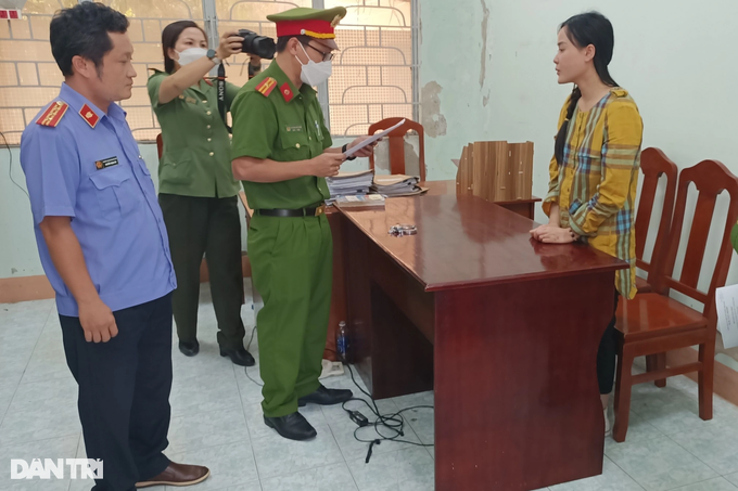 Vụ cú lừa thế kỷ: Đề nghị truy tố Tina Dương 2 tội danh - 2 Vụ cú lừa thế kỷ: Đề nghị truy tố Tina Dương 2 tội danh - 2