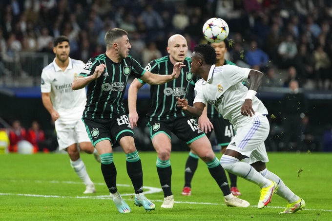 Thắng đậm Celtic, Real Madrid giành ngôi đầu bảng - 9 Thắng đậm Celtic, Real Madrid giành ngôi đầu bảng - 9