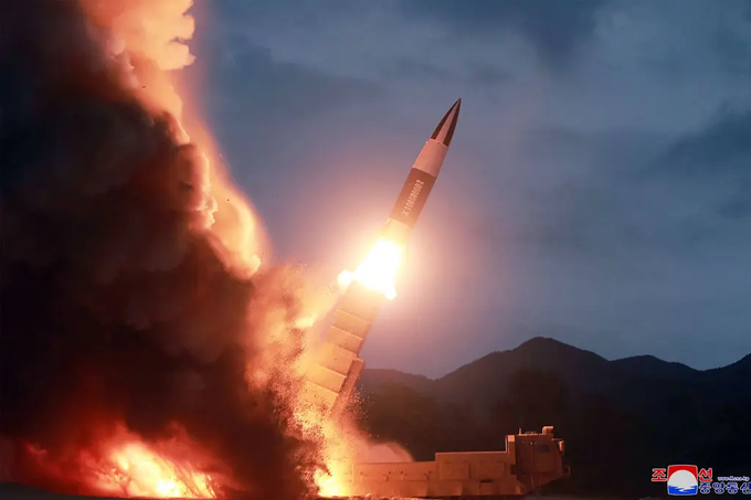 Triều Tiên phóng tên lửa bay qua lãnh thổ Nhật Bản - 1