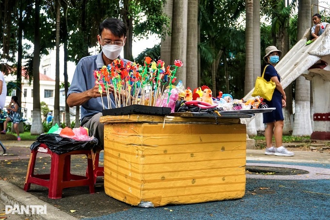 The story of Xuan La people, 30 years of sitting and kneading with stork toys - 1