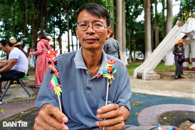 The story of Xuan La people, 30 years of sitting kneading dough, making stork toys - 6