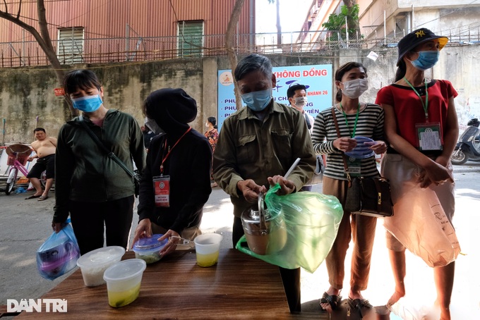 Suất cơm 0 đồng, tiếp thêm lửa cho những mảnh đời cơ cực - 6 Suất cơm 0 đồng, tiếp thêm lửa cho những mảnh đời cơ cực - 6