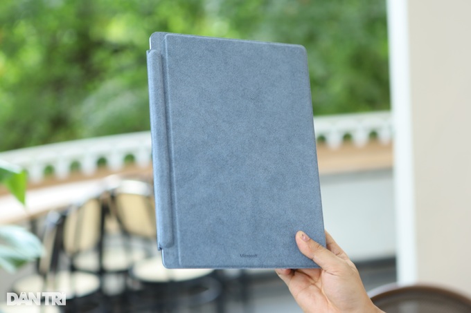 Cận cảnh Surface Pro 9 tại Việt Nam, giá gần 30 triệu đồng - 2 Cận cảnh Surface Pro 9 tại Việt Nam, giá gần 30 triệu đồng - 2