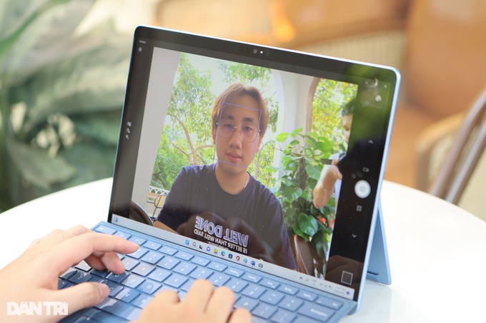 Cận cảnh Surface Pro 9 tại Việt Nam, giá gần 30 triệu đồng - 7 Cận cảnh Surface Pro 9 tại Việt Nam, giá gần 30 triệu đồng - 7