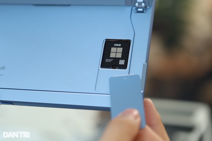 Cận cảnh Surface Pro 9 tại Việt Nam, giá gần 30 triệu đồng - 9 Cận cảnh Surface Pro 9 tại Việt Nam, giá gần 30 triệu đồng - 9