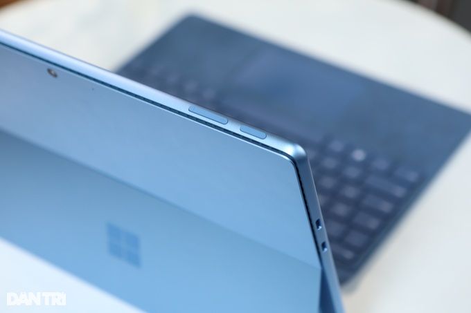 Cận cảnh Surface Pro 9 tại Việt Nam, giá gần 30 triệu đồng - 8