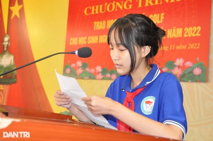 Trao tặng 50 suất học bổng Giải Golf - Vì học sinh vượt khó hiếu học - 3 Trao tặng 50 suất học bổng Giải Golf - Vì học sinh vượt khó hiếu học - 3