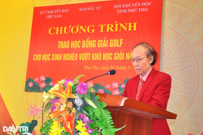 Trao tặng 50 suất học bổng Giải Golf - Vì học sinh vượt khó hiếu học - 4 Trao tặng 50 suất học bổng Giải Golf - Vì học sinh vượt khó hiếu học - 4