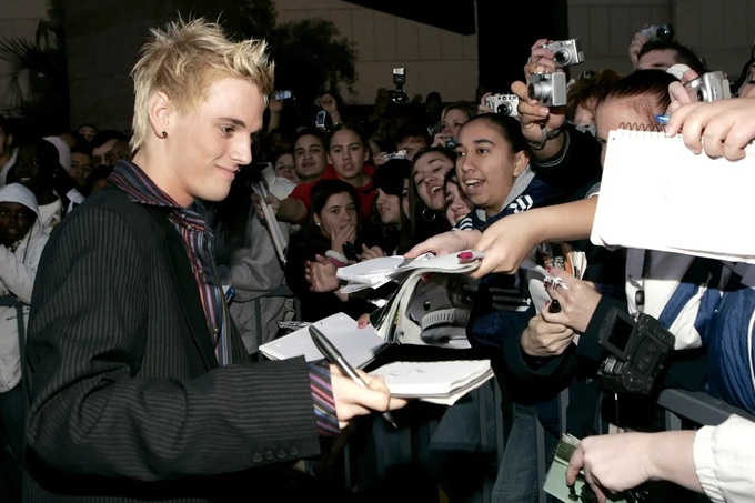 aaron-carter-10-1667720980830.jpg