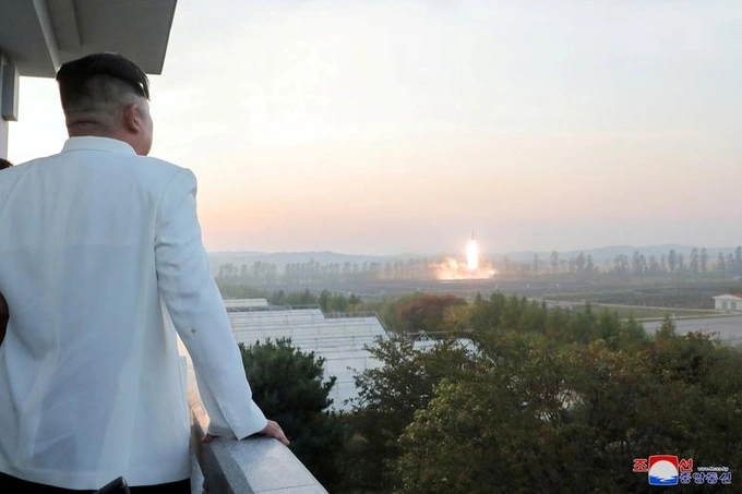 Tham vọng của Triều Tiên khi thử tên lửa từ bệ phóng dưới lòng hồ - 2