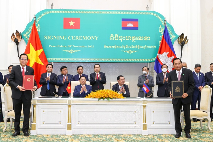 Việt Nam - Campuchia ký kết hợp tác trong lĩnh vực lao động - 1