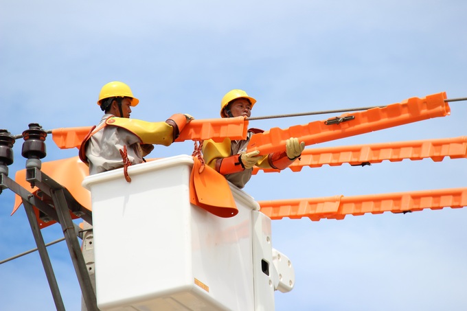 EVNCPC: 10 tháng đầu năm điện thương phẩm tăng, tổn thất điện năng giảm - 3 EVNCPC: 10 tháng đầu năm điện thương phẩm tăng, tổn thất điện năng giảm - 3