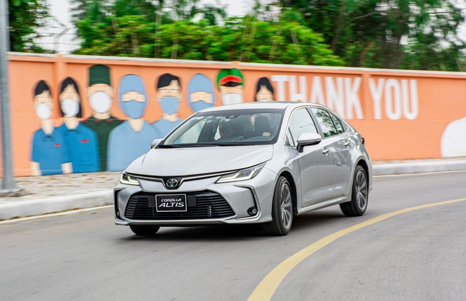 Toyota Corolla Altis 2022 ghi điểm ở ngoại hình và công nghệ - 6