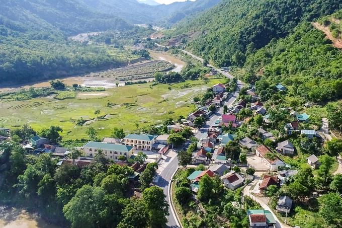 Kỳ tích xây dựng xã nông thôn mới ở huyện nghèo nhất nước