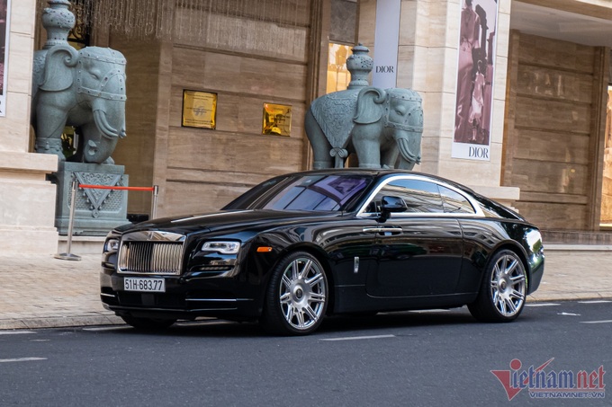 Ngắm Rolls-Royce Wraith hơn 20 tỷ của Cường Đô la xuất hiện trên đường - 7