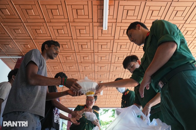 Cuộc sống của hơn 300 công dân Sri Lanka sau khi thoát nạn trên biển - 1 Cuộc sống của hơn 300 công dân Sri Lanka sau khi thoát nạn trên biển - 1