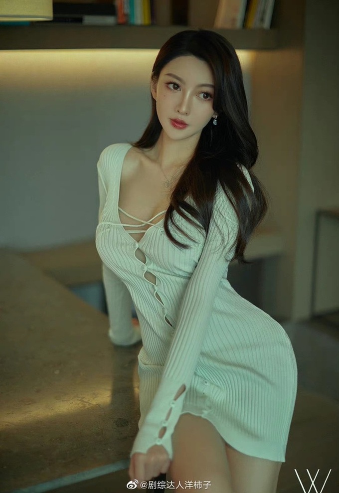 Huỳnh Hiểu Minh lộ chứng cứ hẹn hò bạn gái hot girl