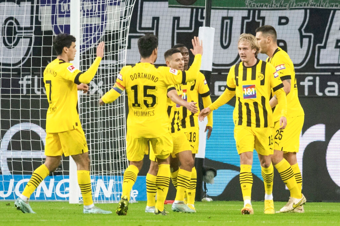Borussia Dortmund du đấu ở Việt Nam: Những vị khách kém sức hút - 2