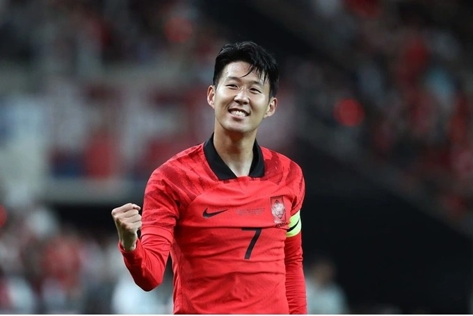 Son Heung Min mang băng đội trưởng của Hàn Quốc tại World Cup 2022