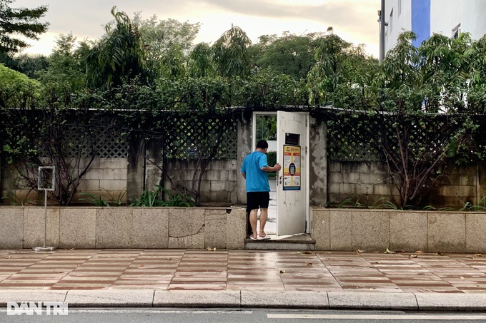 Tháo dỡ bức tường chắn đường ven sông Sài Gòn, người dân nói gì?