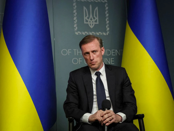 WSJ: Mỹ đề nghị Ukraine thực tế trong đàm phán với Nga - 1