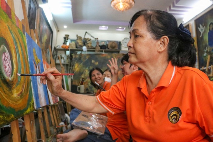 Drawing class without sound in HCMC - 2