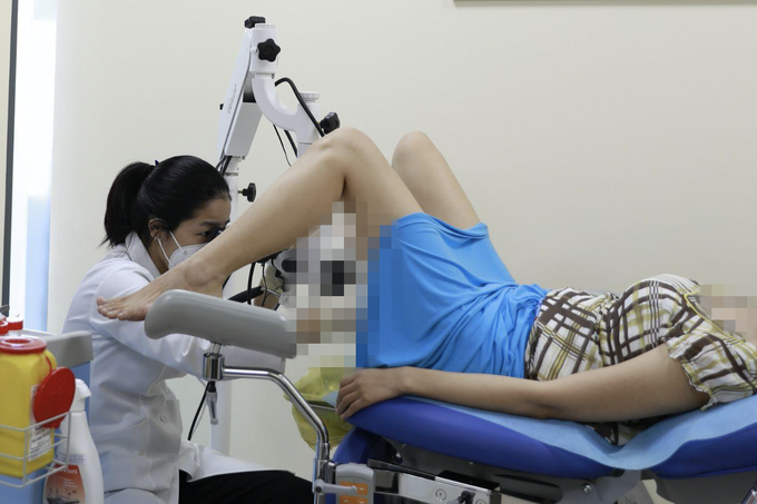 Cô gái thủng tử cung từ Singapore về TPHCM cấp cứu: Vì sao cần soi tử cung? - 2 Cô gái thủng tử cung từ Singapore về TPHCM cấp cứu: Vì sao cần soi tử cung? - 2